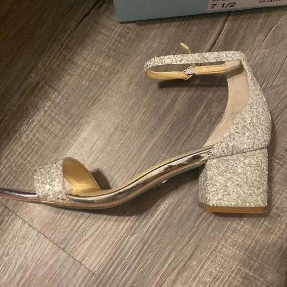 Jayce Betsey Johnson wedding heels - Picture 2 of 4